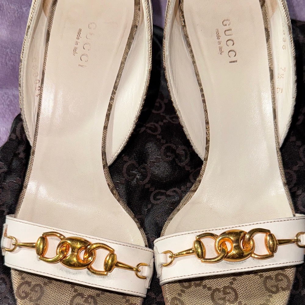 Gucci Beige Monogram Open-Toe Chain Detail Heels - Picture 7 of 11